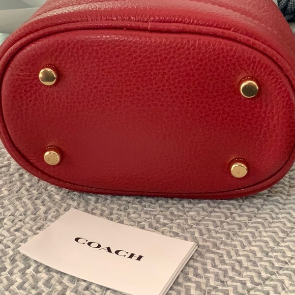 Coach Dempsey Bucket Bag Heart Charm - Picture 12 of 12